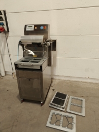 Duniform DF44 semi-automatic MAP tray sealers